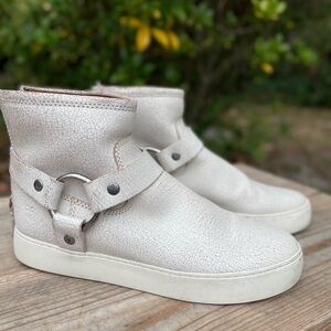 Frye Lena distressed leather stack Harness women’s 9